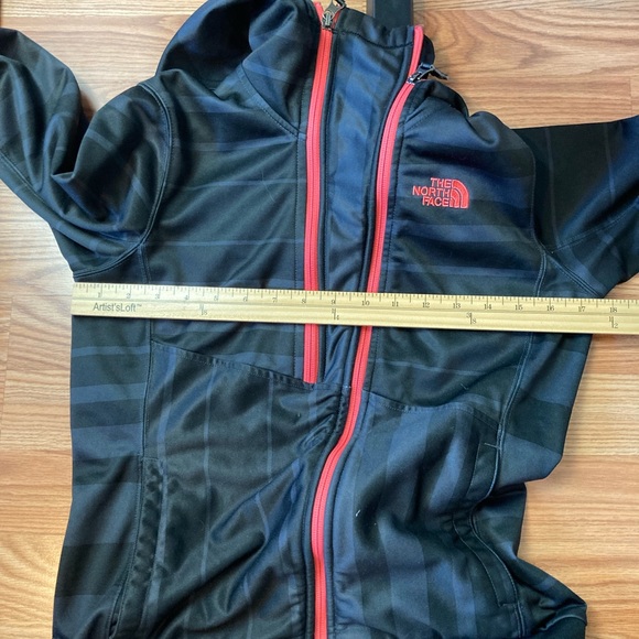 The North Face zip-up sweater - Picture 5 of 5